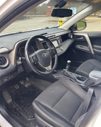 Toyota RAV4 cena 57900 przebieg: 216000, rok produkcji 2015 z Chęciny małe 121